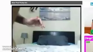 قضيب أسود ضخم يملأ مؤخرة عاهرة كبيرة على الكاميرا