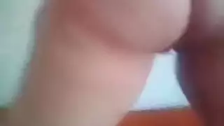 فتاة جزائرية مفلسة تمارس الجنس بقوة