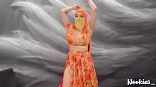 راقصة عربية آسرة تُضرب بقوة في كل ثقب