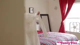 زنجي يفض غشاء البكارة