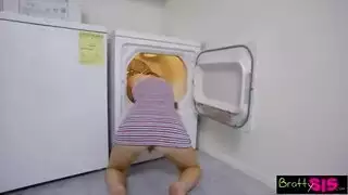 انيك اختي والام تنظم الينا مترجم