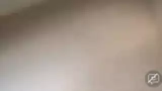 ليسا لين تنزل ثم تركب القضيب في فيلم إباحي صريح للشقراء الحمراء