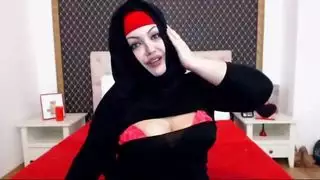 فتاة مسلمة ممتلئة الجسم تستمني مباشرة على ويب للكبار