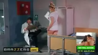 مراته تتناك من دكتور النسا