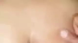 مال مقابل المؤخرة: صفقة الطالبة الخلفية الكبيرة