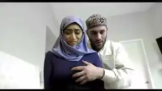 الام تريد انجاب طفل مع ابنها
