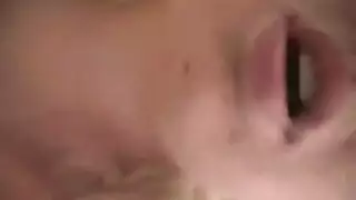 أزواج مثليات يستكشفون أجساد بعضهم بتفصيل صريح